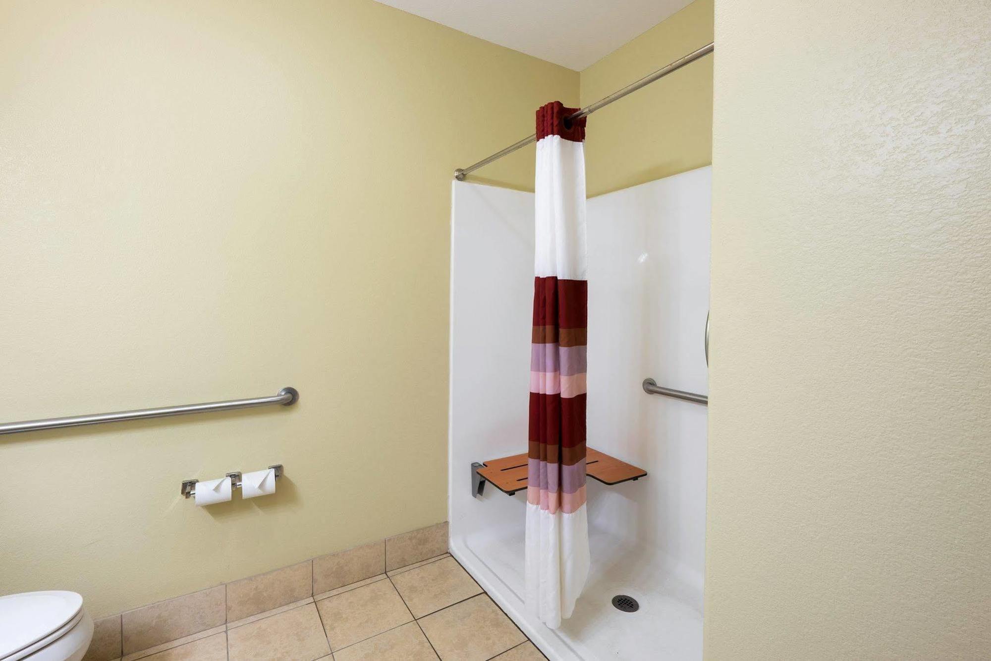 Red Roof Inn & Suites Lake Charles Exterior foto